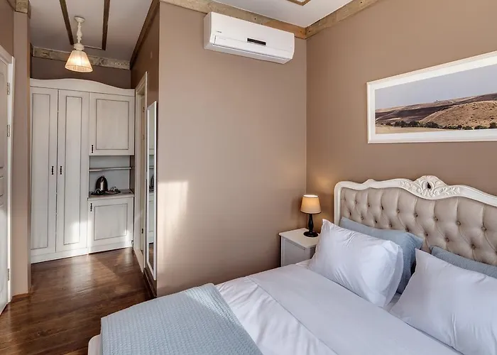 洛卡套房酒店 酒店