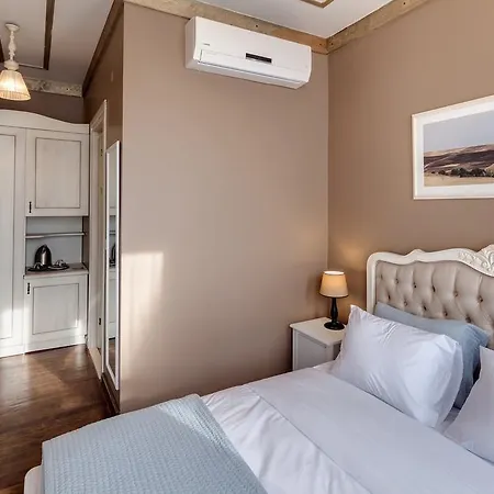 Loka Hotel